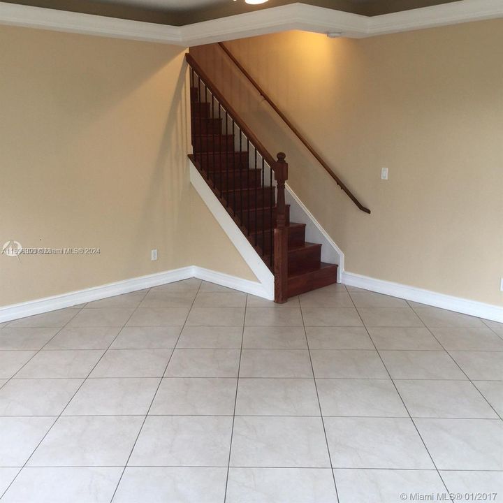 For Rent: $3,000 (2 beds, 2 baths, 2100 Square Feet)