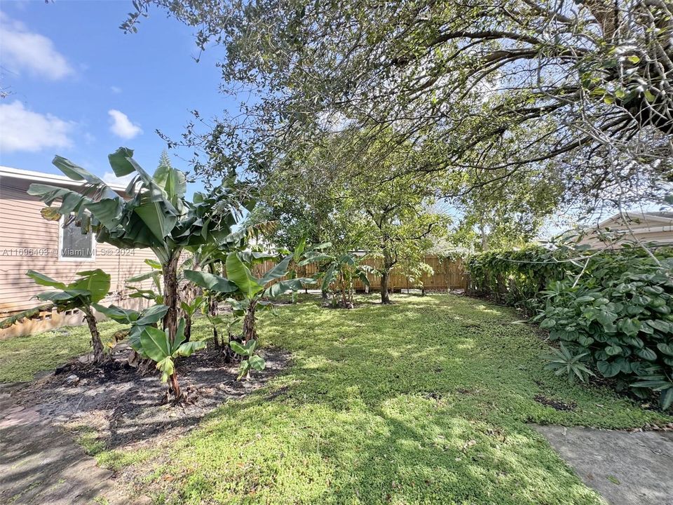 For Sale: $495,000 (3 beds, 2 baths, 1128 Square Feet)