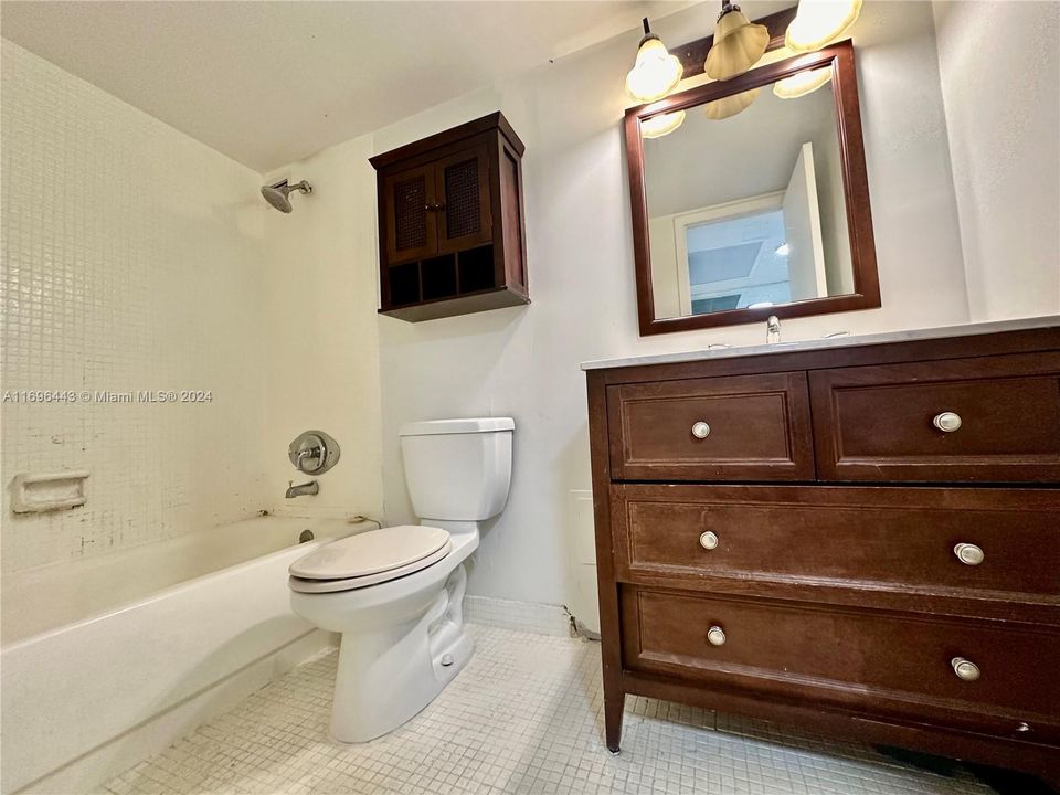 For Rent: $3,300 (2 beds, 2 baths, 1048 Square Feet)