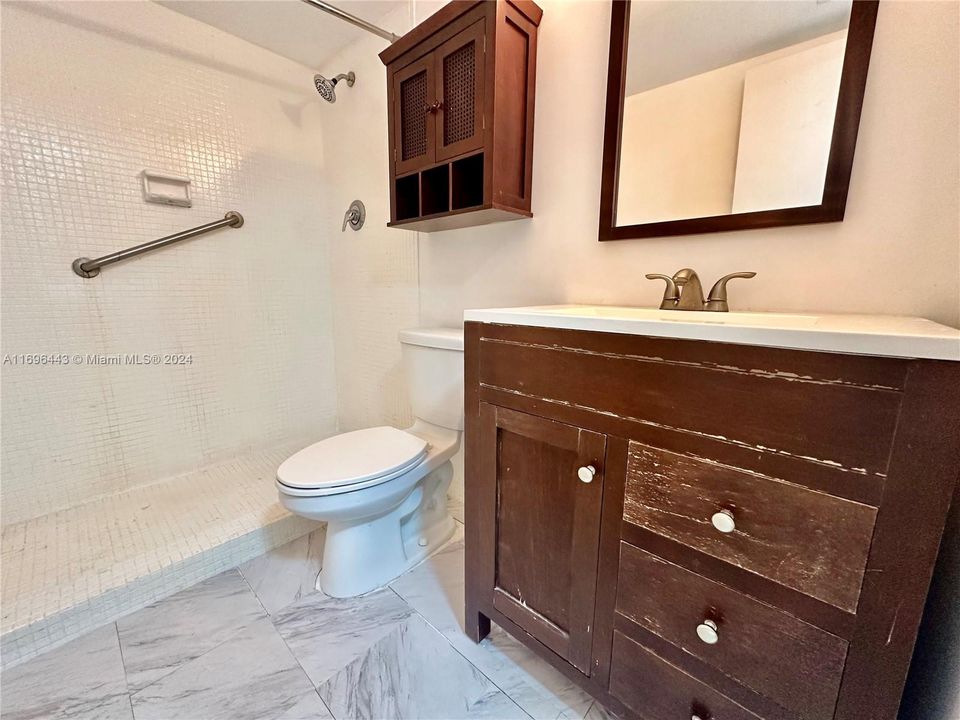 For Rent: $3,300 (2 beds, 2 baths, 1048 Square Feet)