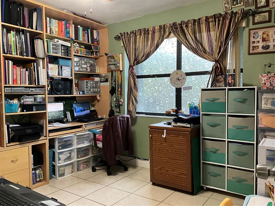 En Venta: $294,000 (2 camas, 2 baños, 750 Pies cuadrados)