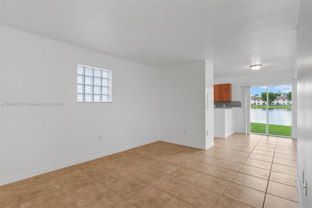 For Rent: $2,150 (3 beds, 2 baths, 1099 Square Feet)