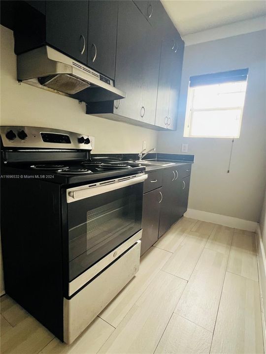 For Rent: $1,850 (1 beds, 1 baths, 18467 Square Feet)