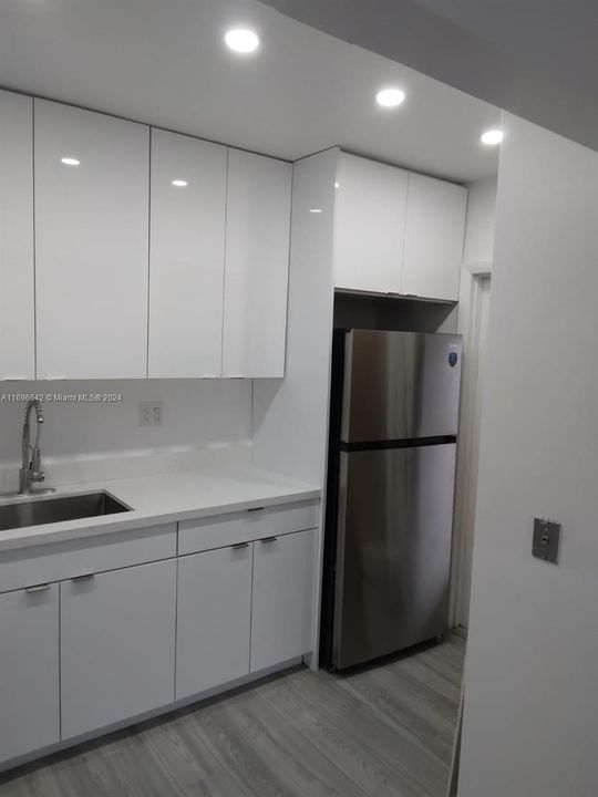 For Rent: $2,290 (2 beds, 2 baths, 960 Square Feet)