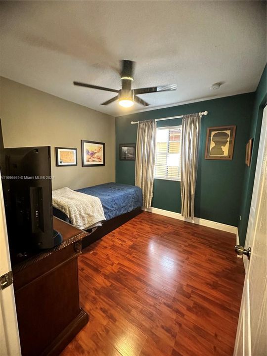 For Rent: $2,900 (3 beds, 2 baths, 1230 Square Feet)