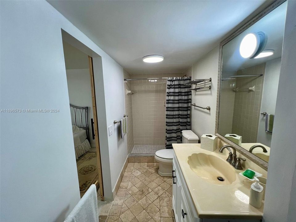 For Rent: $2,550 (2 beds, 2 baths, 1190 Square Feet)