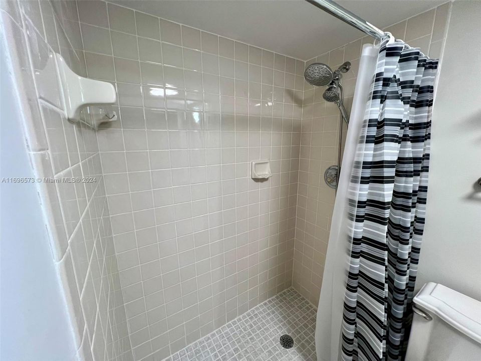 For Rent: $2,550 (2 beds, 2 baths, 1190 Square Feet)