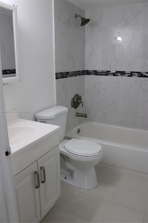 For Rent: $2,300 (2 beds, 2 baths, 870 Square Feet)