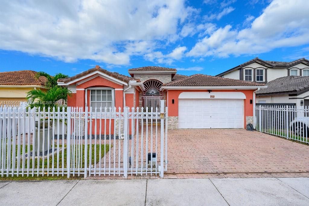 For Sale: $799,000 (3 beds, 2 baths, 2229 Square Feet)