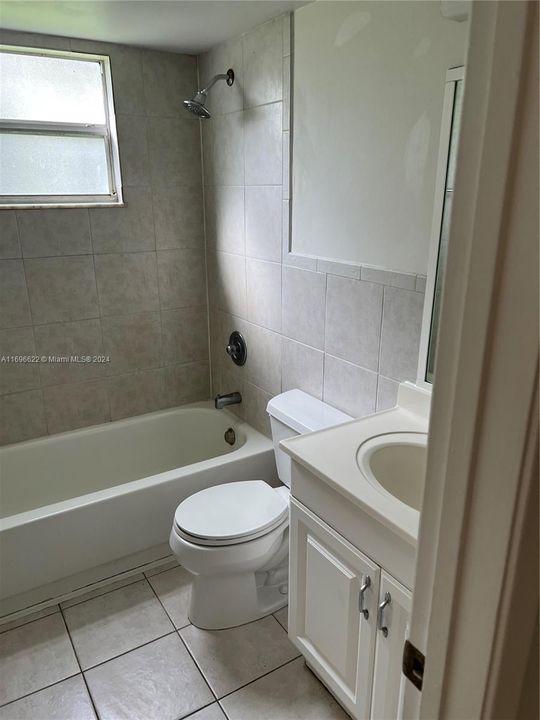 For Rent: $1,800 (2 beds, 2 baths, 830 Square Feet)