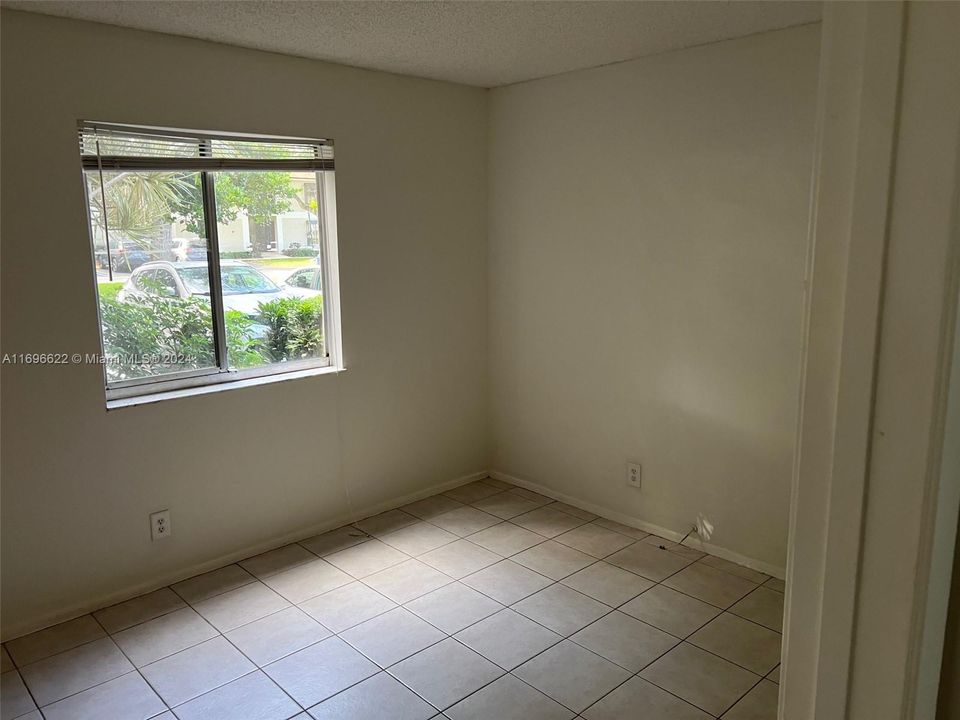 For Rent: $1,800 (2 beds, 2 baths, 830 Square Feet)