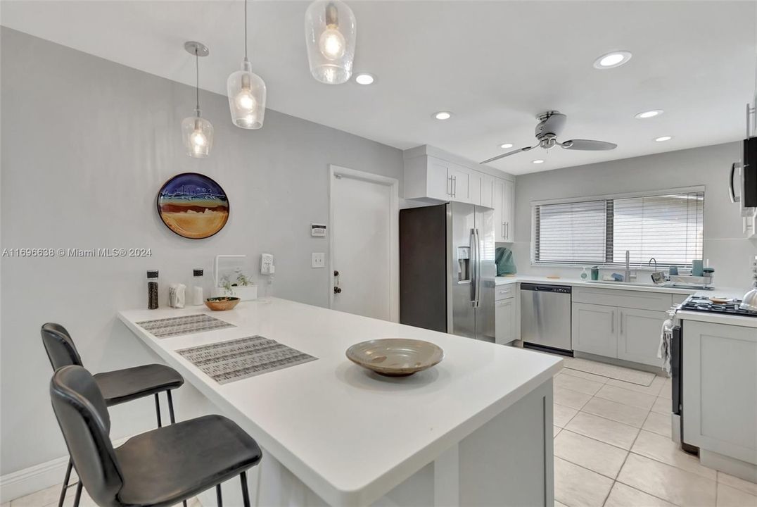 Active With Contract: $685,000 (3 beds, 2 baths, 1612 Square Feet)