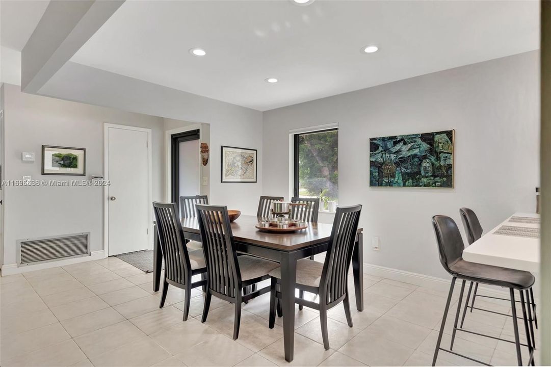 Active With Contract: $685,000 (3 beds, 2 baths, 1612 Square Feet)