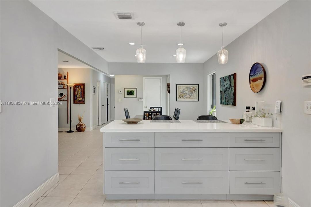 Active With Contract: $685,000 (3 beds, 2 baths, 1612 Square Feet)