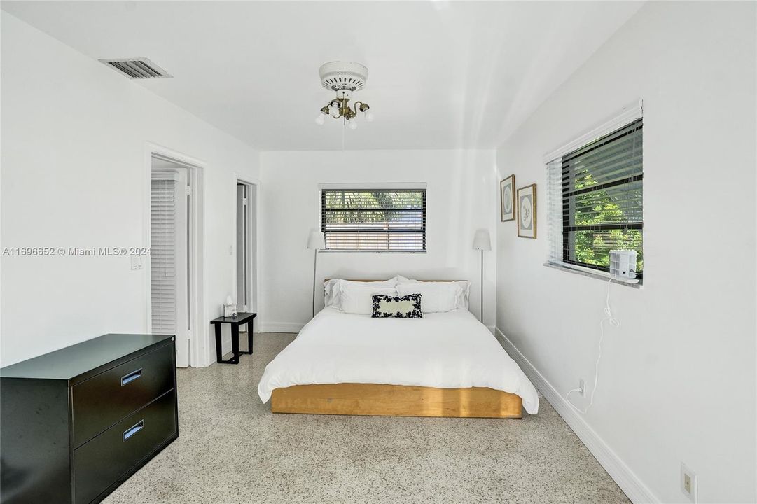 2nd bedroom, opening to pool area