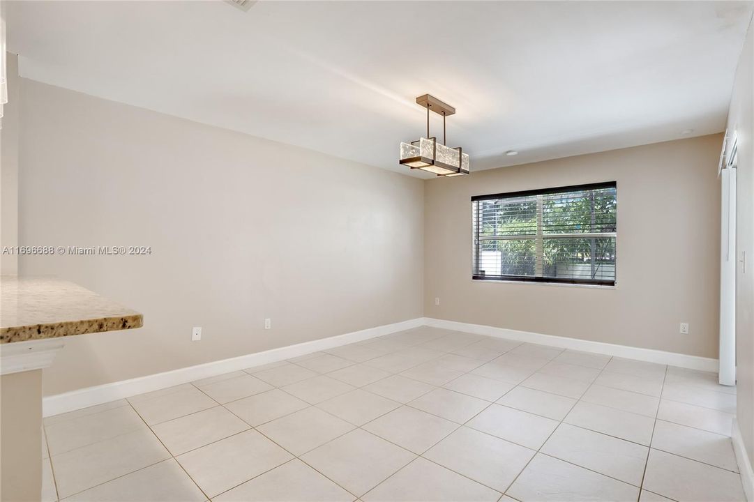 For Sale: $545,000 (3 beds, 2 baths, 1741 Square Feet)