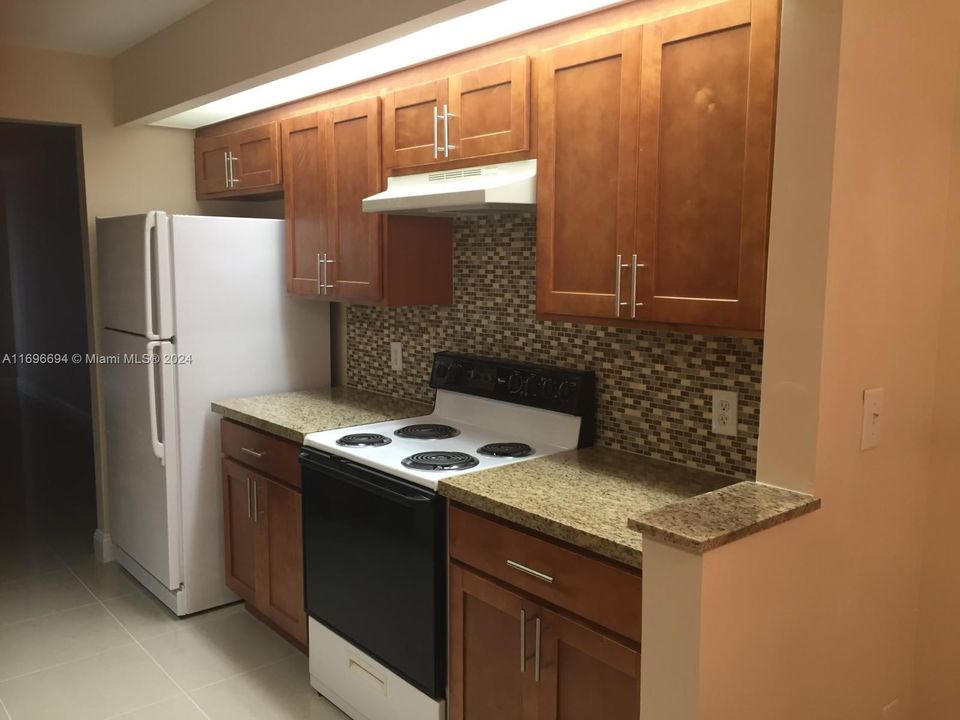 For Rent: $2,200 (2 beds, 2 baths, 1137 Square Feet)