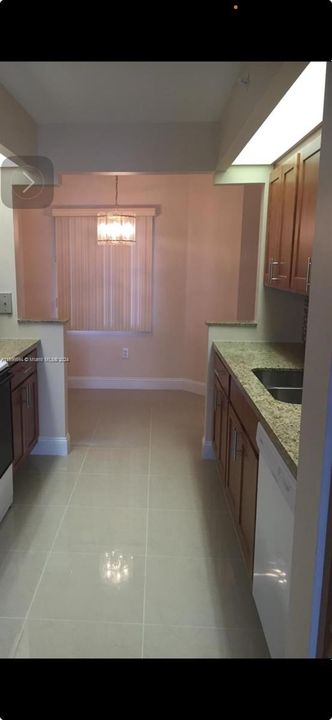 For Rent: $2,200 (2 beds, 2 baths, 1137 Square Feet)