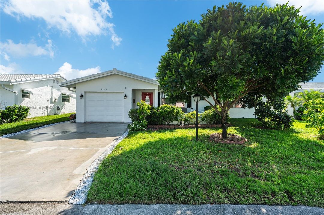 For Sale: $310,000 (3 beds, 2 baths, 1317 Square Feet)