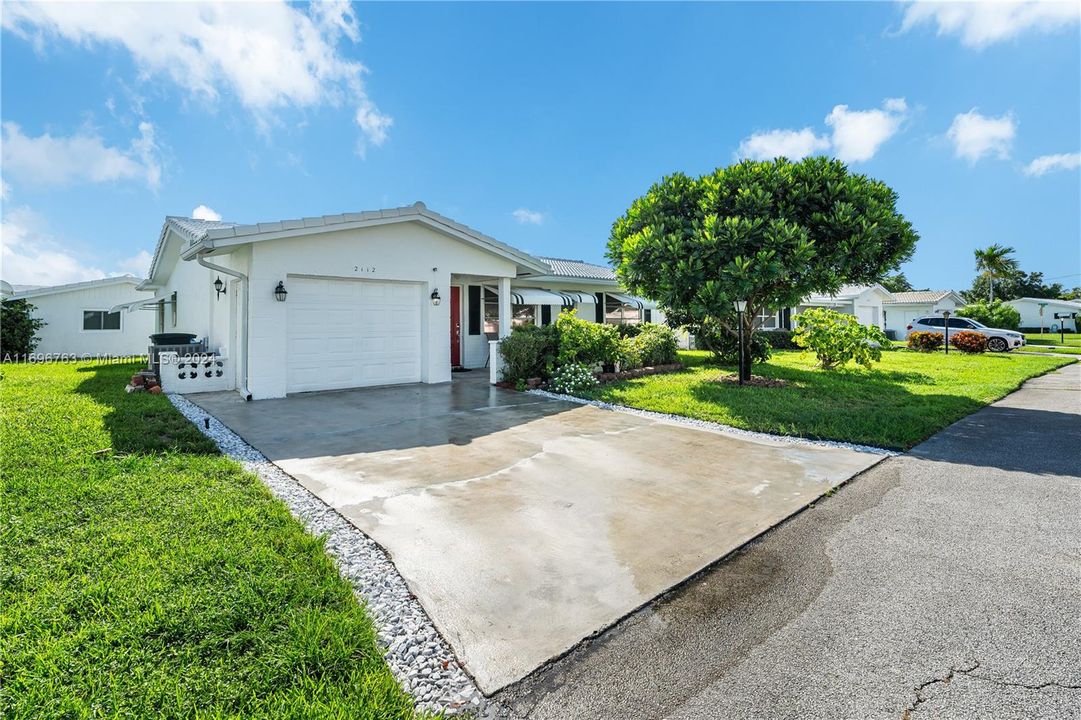 For Sale: $310,000 (3 beds, 2 baths, 1317 Square Feet)