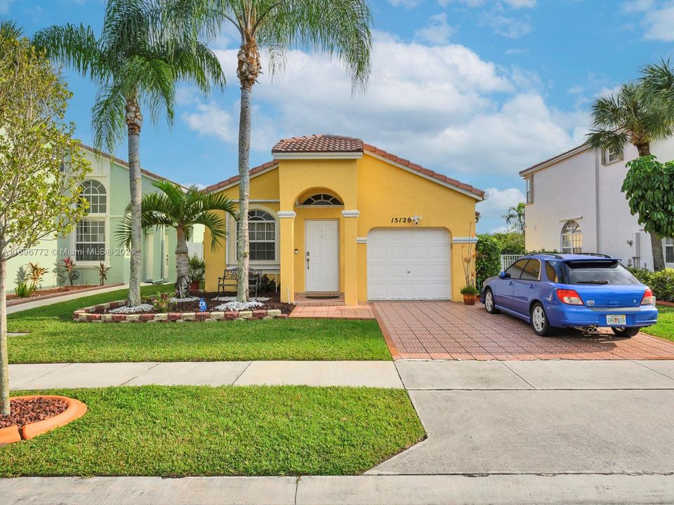 For Sale: $606,000 (3 beds, 2 baths, 1582 Square Feet)