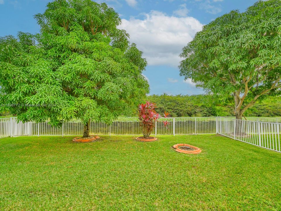 For Sale: $606,000 (3 beds, 2 baths, 1582 Square Feet)