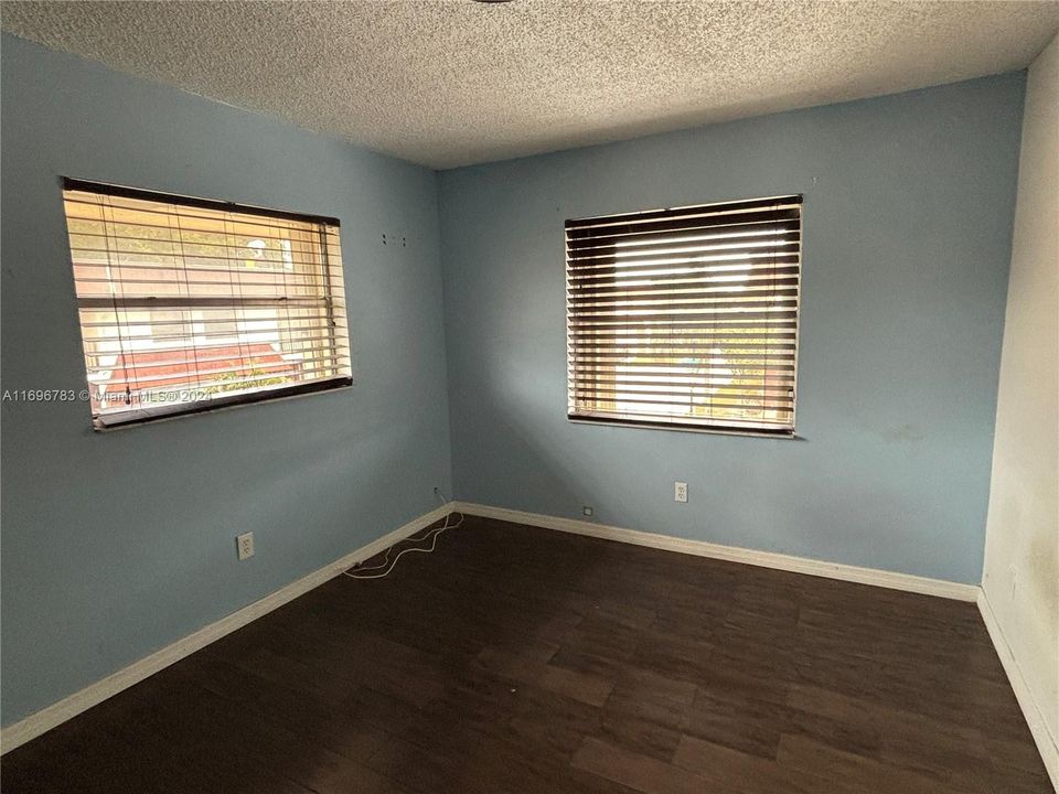 For Rent: $2,800 (3 beds, 2 baths, 1680 Square Feet)