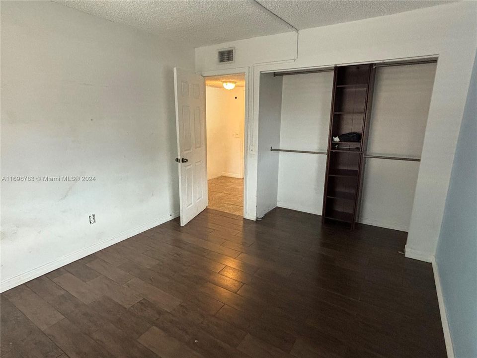 For Rent: $2,800 (3 beds, 2 baths, 1680 Square Feet)