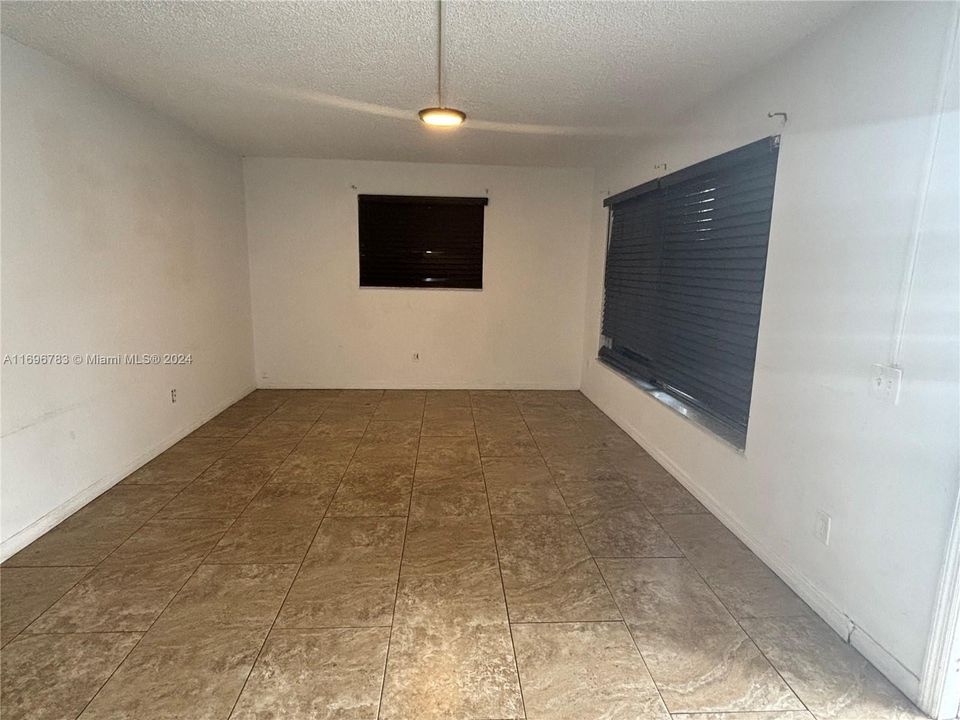 For Rent: $2,800 (3 beds, 2 baths, 1680 Square Feet)