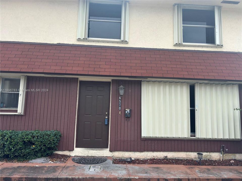 For Rent: $2,800 (3 beds, 2 baths, 1680 Square Feet)