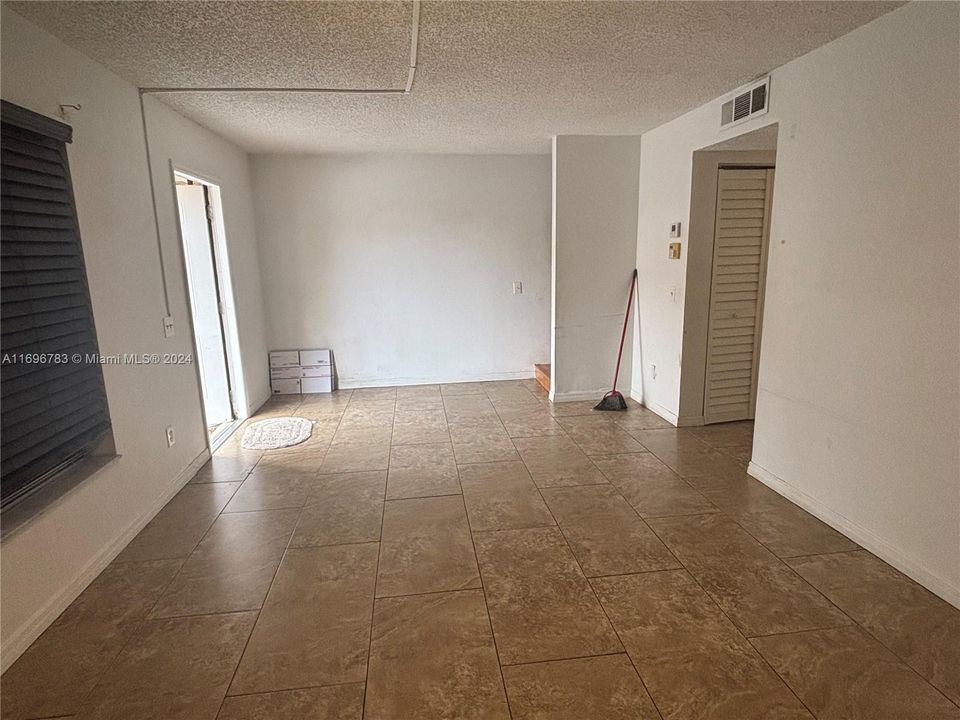 For Rent: $2,800 (3 beds, 2 baths, 1680 Square Feet)