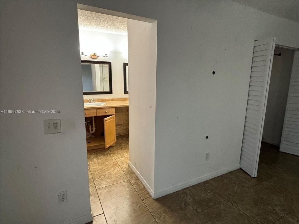 For Rent: $2,800 (3 beds, 2 baths, 1680 Square Feet)