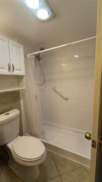 For Rent: $1,350 (1 beds, 1 baths, 646 Square Feet)