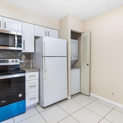 For Rent: $2,500 (2 beds, 2 baths, 1224 Square Feet)