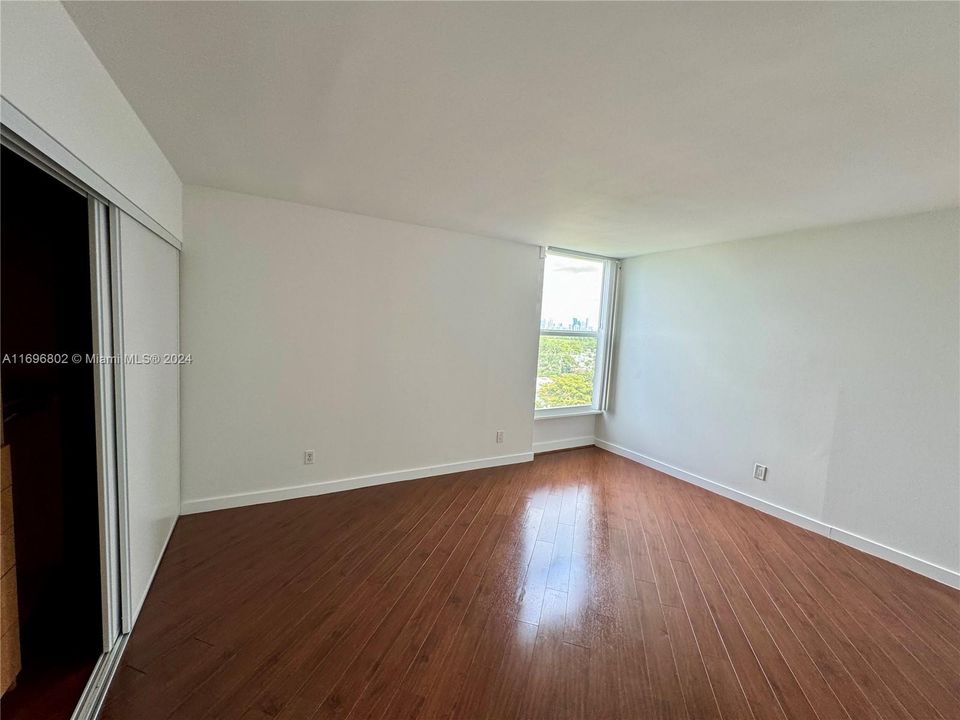 For Rent: $2,600 (2 beds, 2 baths, 963 Square Feet)