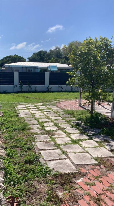 En Venta: $1,500,000 (4 camas, 2 baños, 1563 Pies cuadrados)