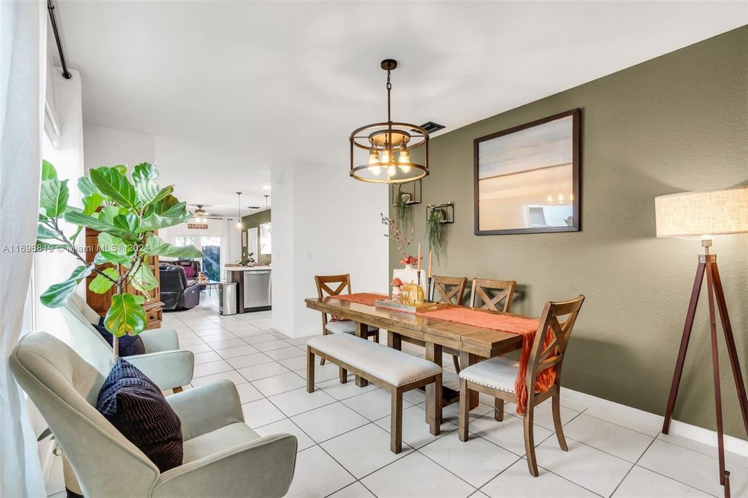 For Sale: $483,000 (3 beds, 2 baths, 1521 Square Feet)