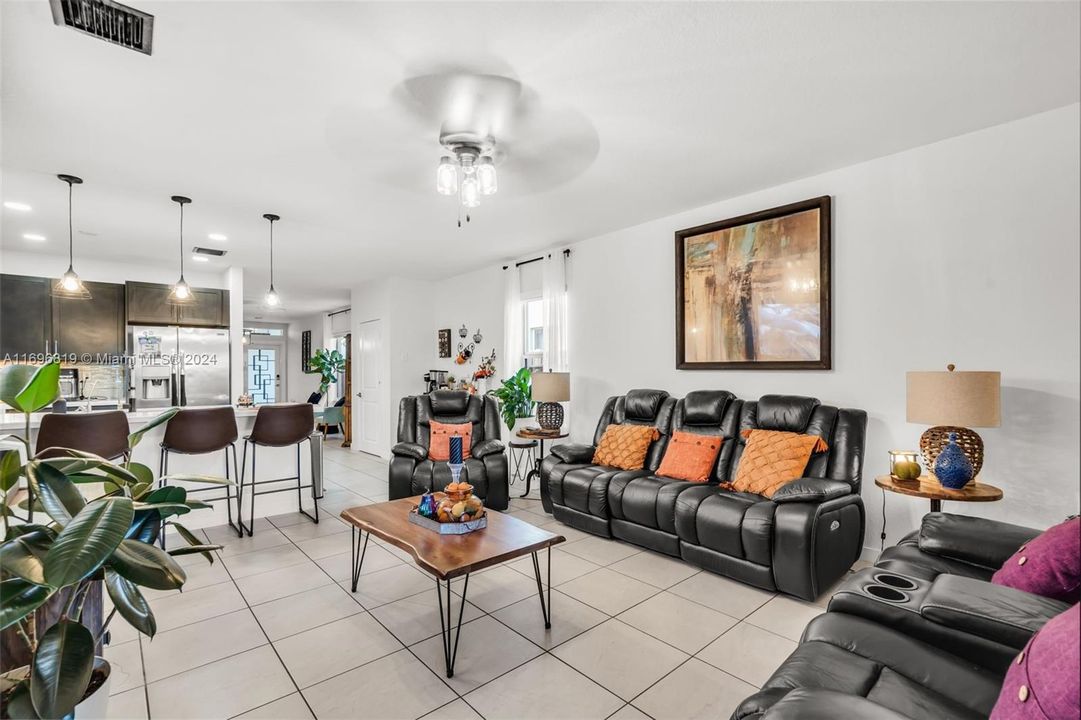 For Sale: $483,000 (3 beds, 2 baths, 1521 Square Feet)