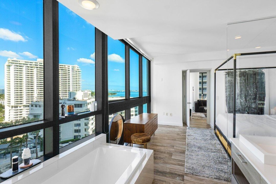 primary bath/bedroom