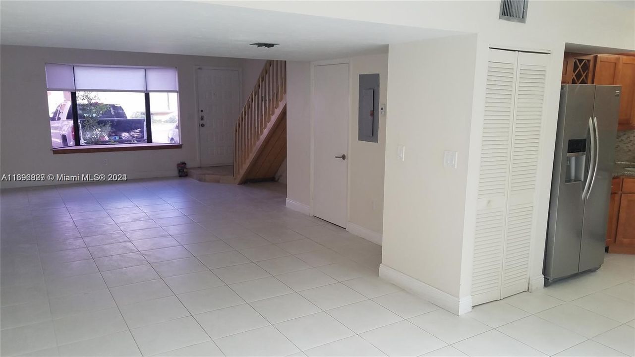 For Rent: $3,500 (3 beds, 2 baths, 1348 Square Feet)