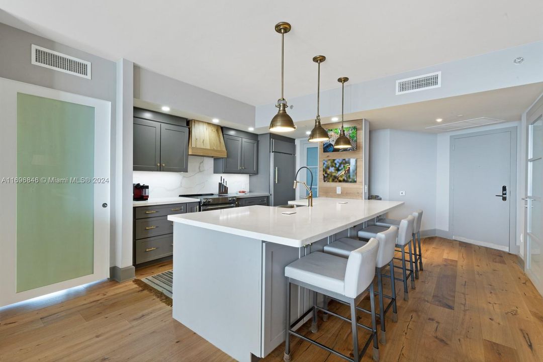 For Sale: $3,499,000 (2 beds, 2 baths, 1933 Square Feet)