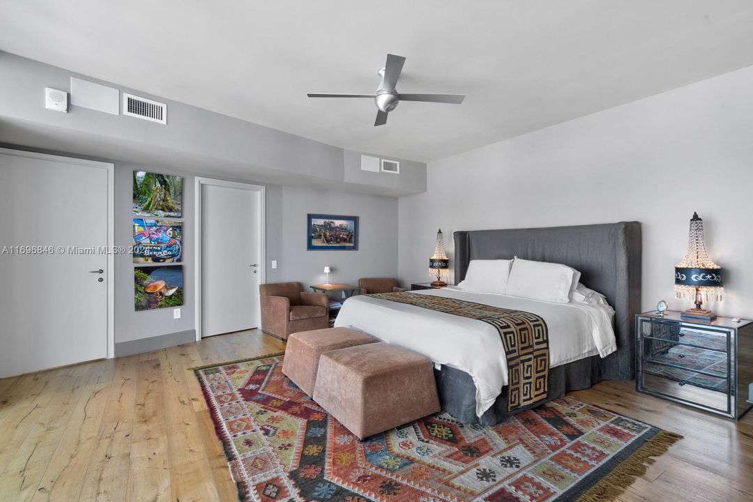 For Sale: $3,499,000 (2 beds, 2 baths, 1933 Square Feet)