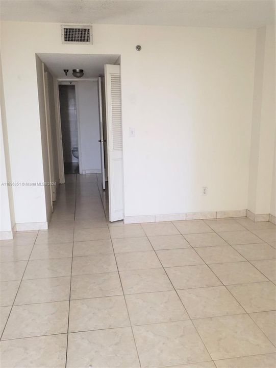 For Rent: $1,800 (1 beds, 1 baths, 1100 Square Feet)