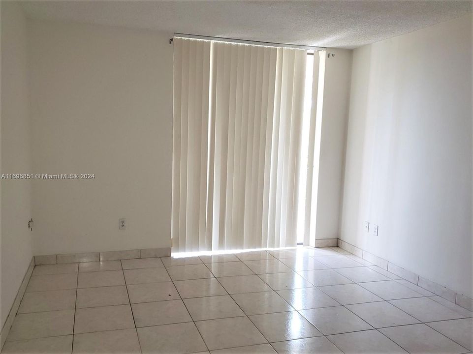 For Rent: $1,800 (1 beds, 1 baths, 1100 Square Feet)