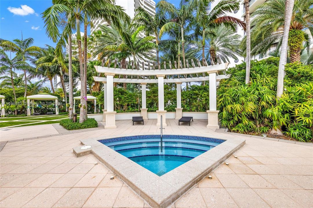 For Sale: $3,500,000 (5 beds, 4 baths, 4760 Square Feet)