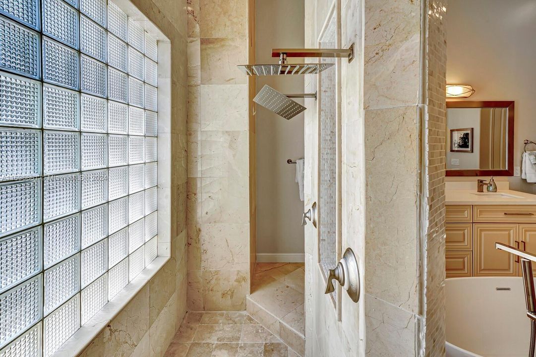 Primary bath shower- dual shower heads