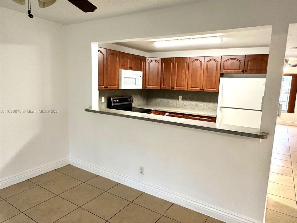 For Sale: $179,900 (2 beds, 2 baths, 1108 Square Feet)