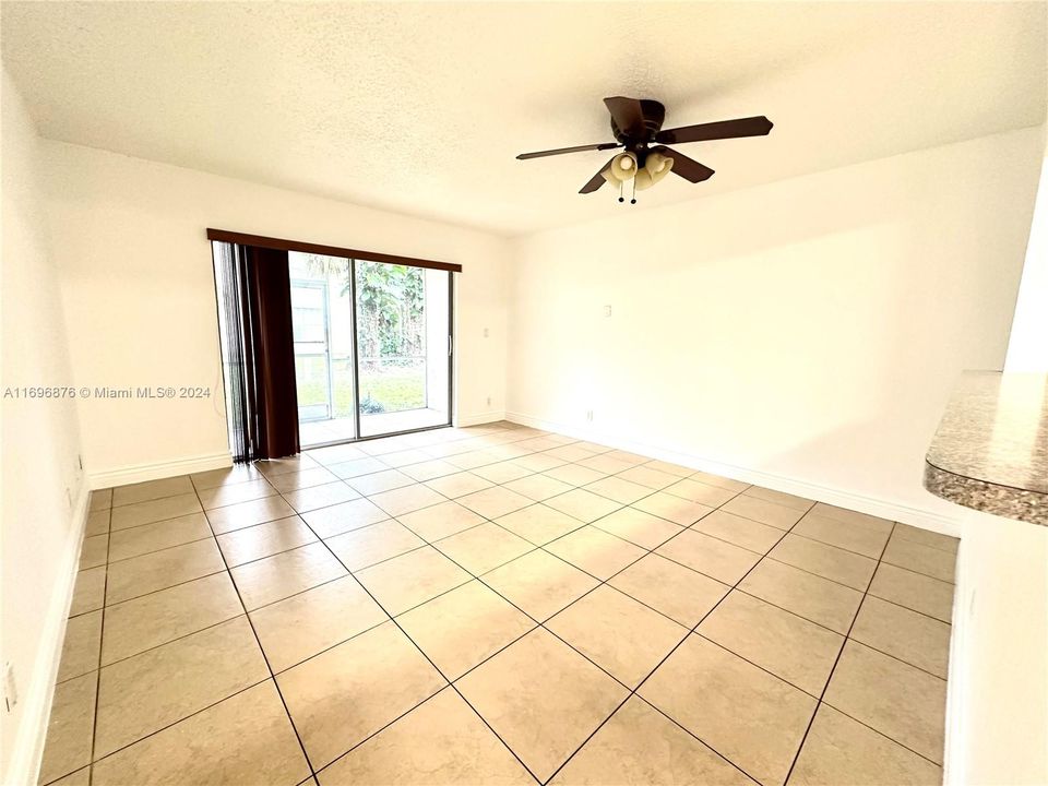 For Sale: $179,900 (2 beds, 2 baths, 1108 Square Feet)