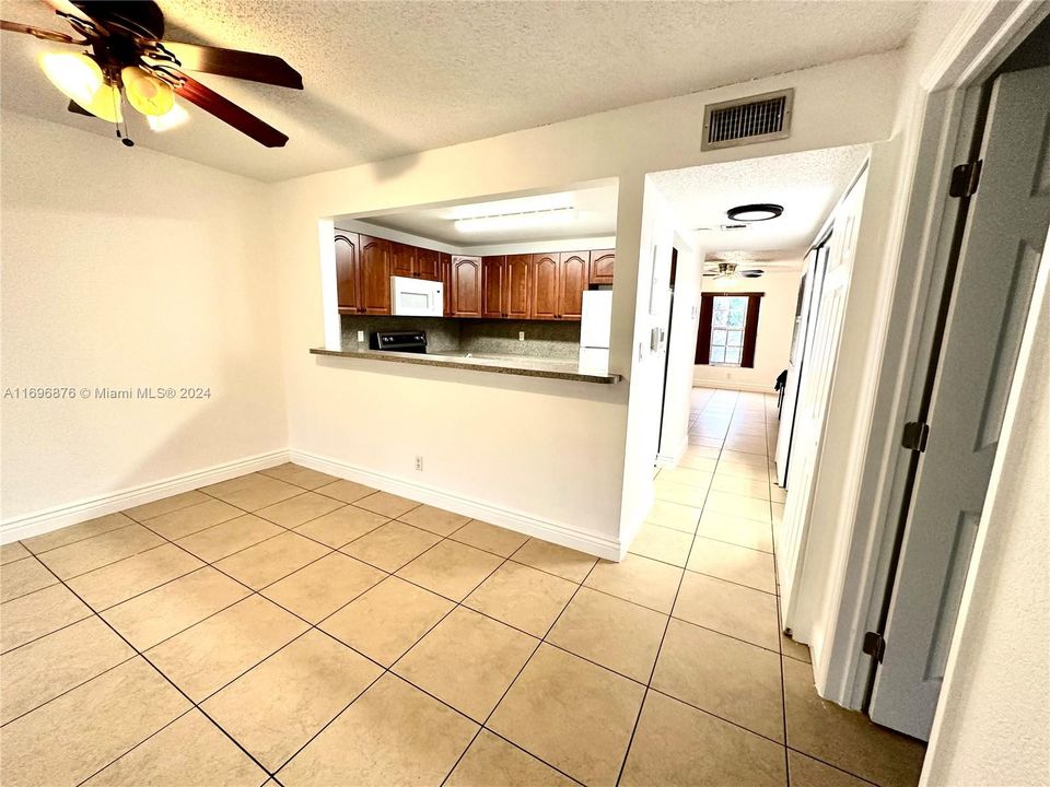 For Sale: $179,900 (2 beds, 2 baths, 1108 Square Feet)