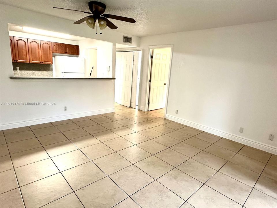 For Sale: $179,900 (2 beds, 2 baths, 1108 Square Feet)